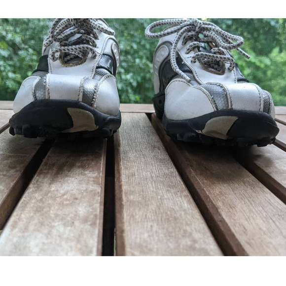 Footjoy Junior - White/Black/Silver Golf Shoes (FJ#45017) Size 2 *Needs spikes - Picture 7 of 12